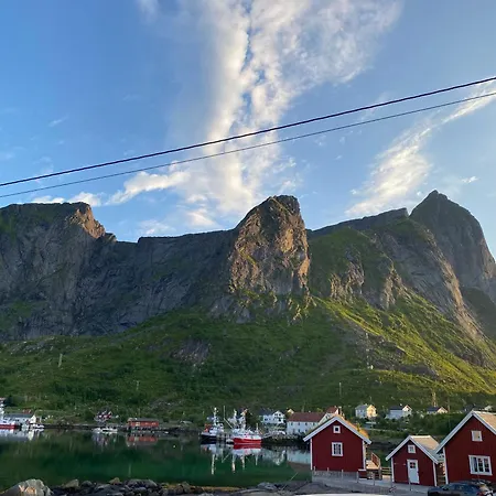Valen, Reine *